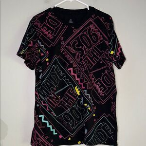 The 90s graphic short sleeve shirt, size large